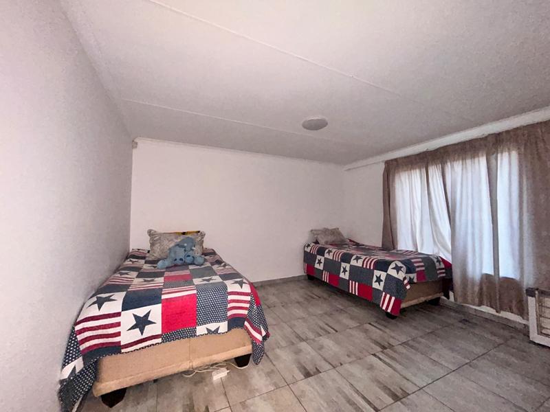 To Let 3 Bedroom Property for Rent in Melodie North West